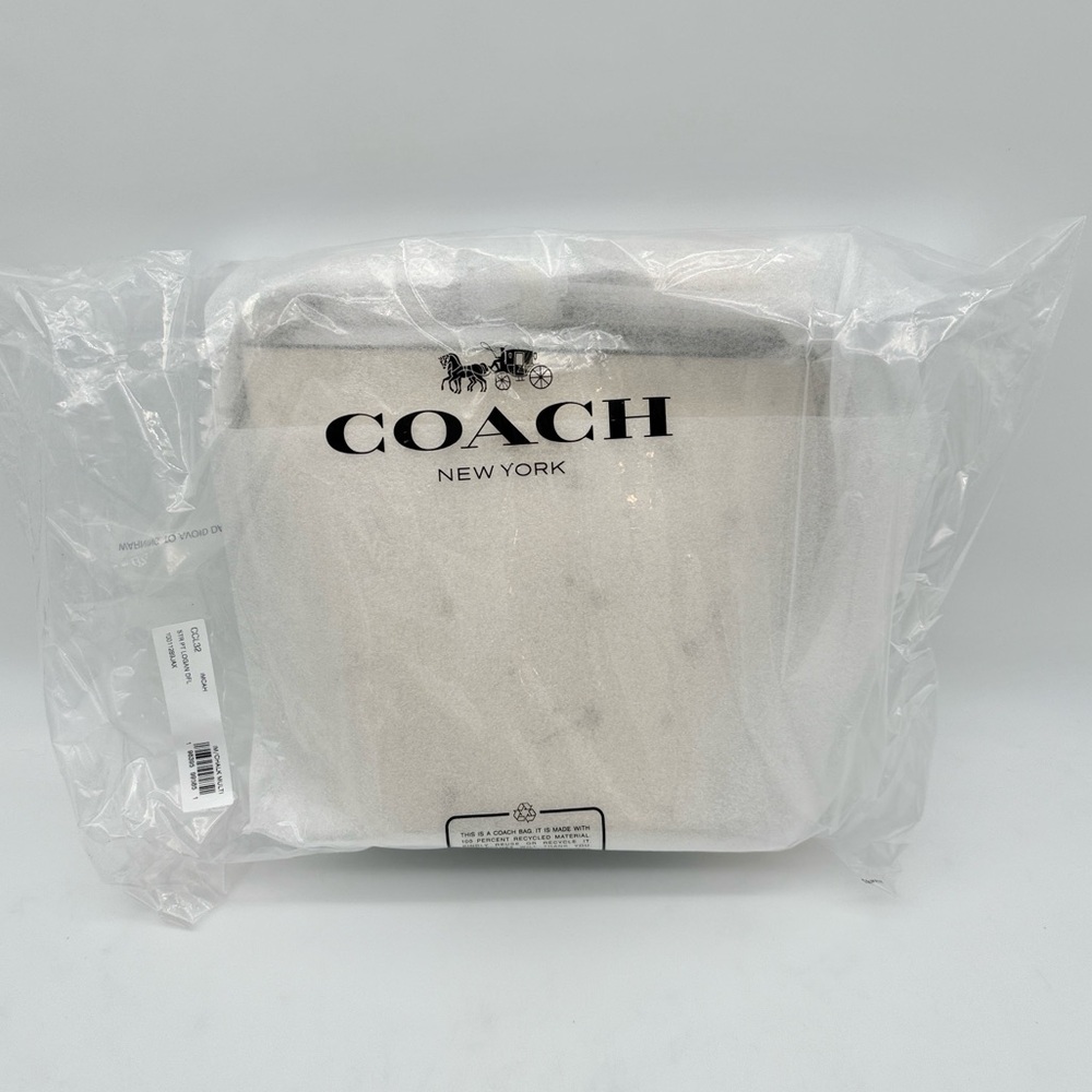Coach Logan Duffle Bag With Star Print Chalk Cream - Picture 11 of 12